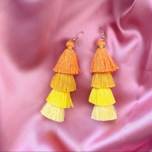 ❤️‍🔥𝕤𝕒𝕝𝕖❤️‍🔥 tassels earrings - Picture 2 of 6